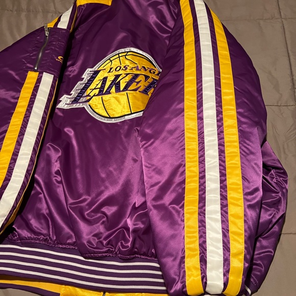 Vintage reversible, Lakers jacket - Picture 5 of 9
